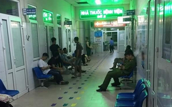 Hải Dương: 2 vợ chồng bị kẻ “ngáo đá” dùng dao đâm 