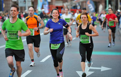 Cơ thể con người thay đổi ra sao khi chạy marathon? - Ảnh 1.