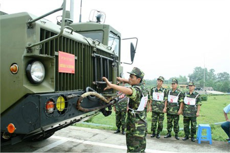 Tiết lộ hình ảnh hiếm có về tên lửa S-300 của Việt Nam - Ảnh 2.