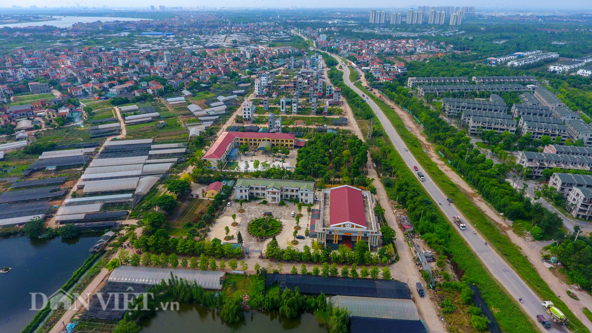 Làng hoa Xuân Quan: Nông dân đua nhau làm giàu xây nhà lầu, lái ô tô ra đồng - Ảnh 10.