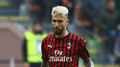 Samu Castillejo bị cướp.