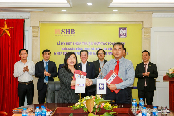 SHB ký thỏa thuận hợp tác toàn diện với Hiệp hội doanh nghiệp nhỏ và vừa Việt Nam - Ảnh 1.