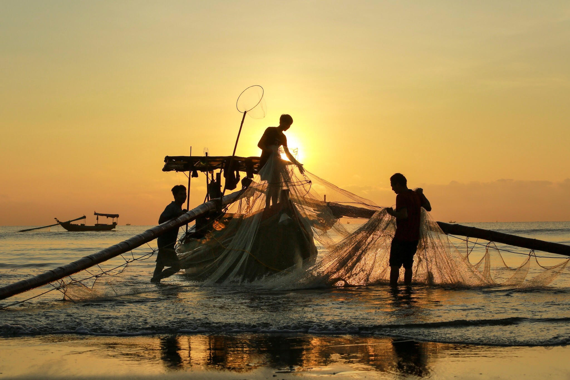 Chùm ảnh: Bình minh trên biển Xuân Yên, Hà Tĩnh - Ảnh 8.