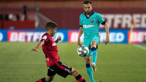 Jordi Alba bị treo giò.