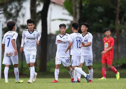 Vì sao HLV Troussier loại các cầu thủ HAGL khi U19 Việt Nam tập trung? - Ảnh 1.