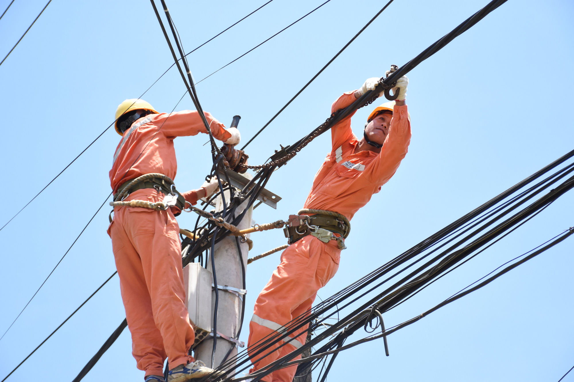 Nhà đèn lý giải nguyên nhân hóa đơn tiền điện tăng cao - Ảnh 3.