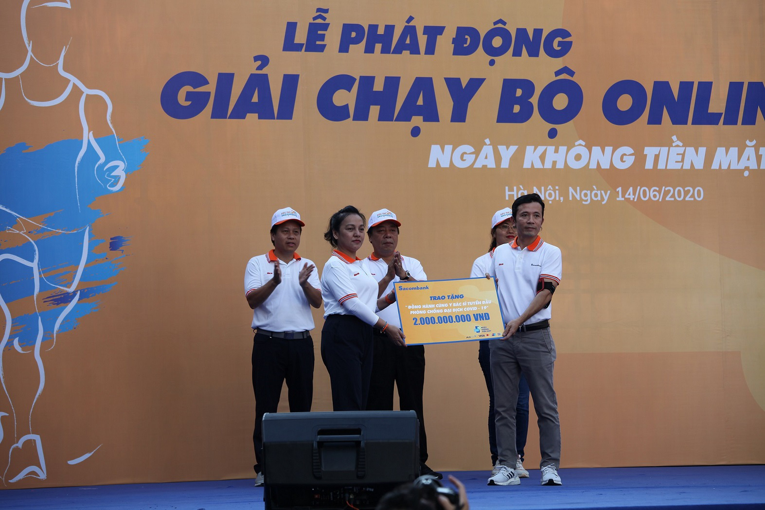 Sacombank khai mạc giải chạy trực tuyến hưởng ứng &quot;Ngày không tiền mặt 2020&quot; - Ảnh 4.