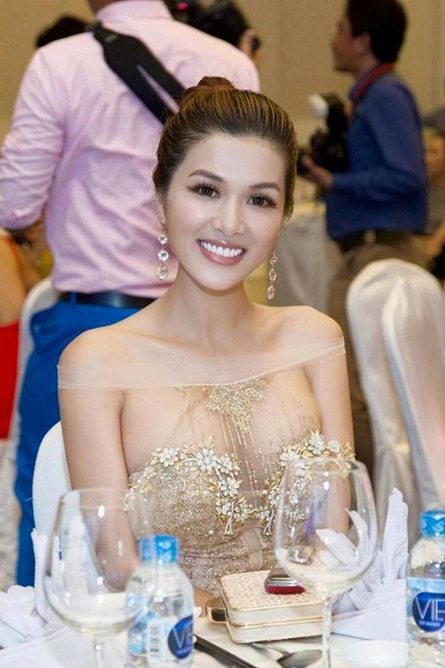 4 người đẹp Việt ở dinh thự dát vàng trăm tỷ, hạnh phúc viên mãn vạn người mơ - Ảnh 7.
