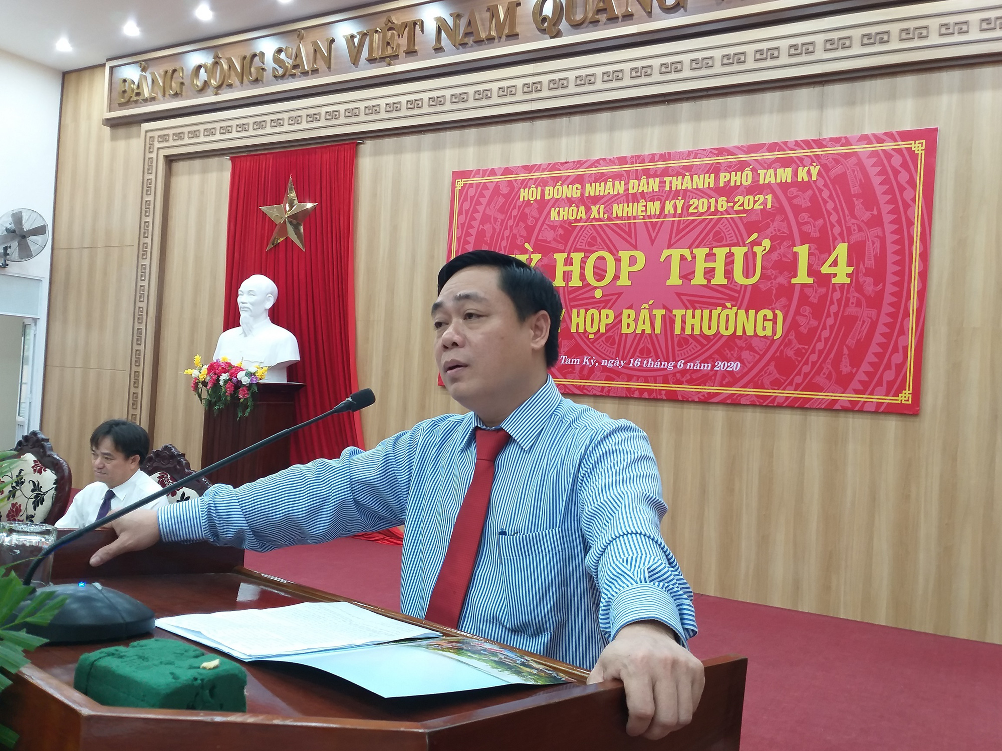 Quảng Nam: Ông Bùi Ngọc Ảnh được bầu giữ chức Chủ tịch thành phố Tam Kỳ - Ảnh 4.