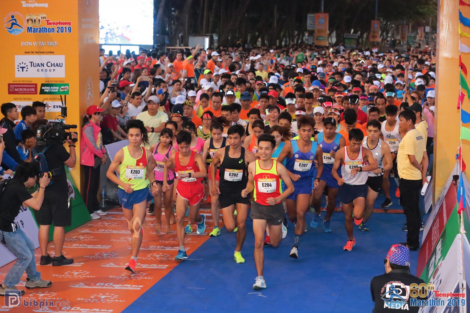 2000 VĐV dự giải VĐQG marathon khẳng định chủ quyền biển đảo! - Ảnh 3.