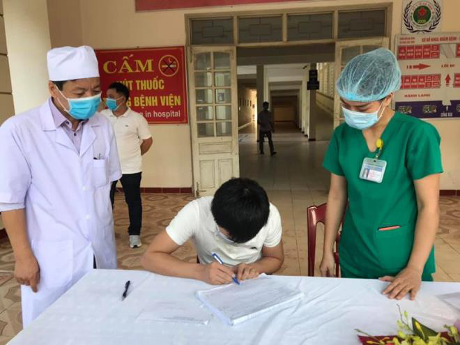 Thêm 1 ca mắc Covid-19 mới, Việt Nam có 335 người nhiễm virus corona - Ảnh 1.
