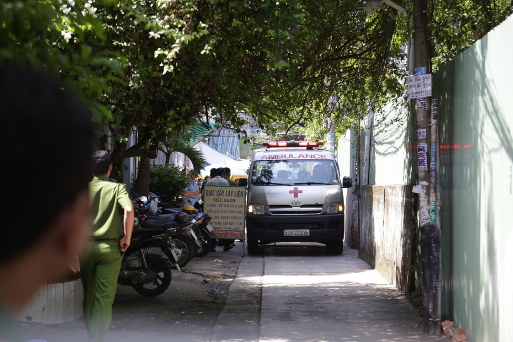 Cháy nhà trọ cha và con gái chết ở Sài Gòn: Nghi vấn mới đau lòng - Ảnh 3.