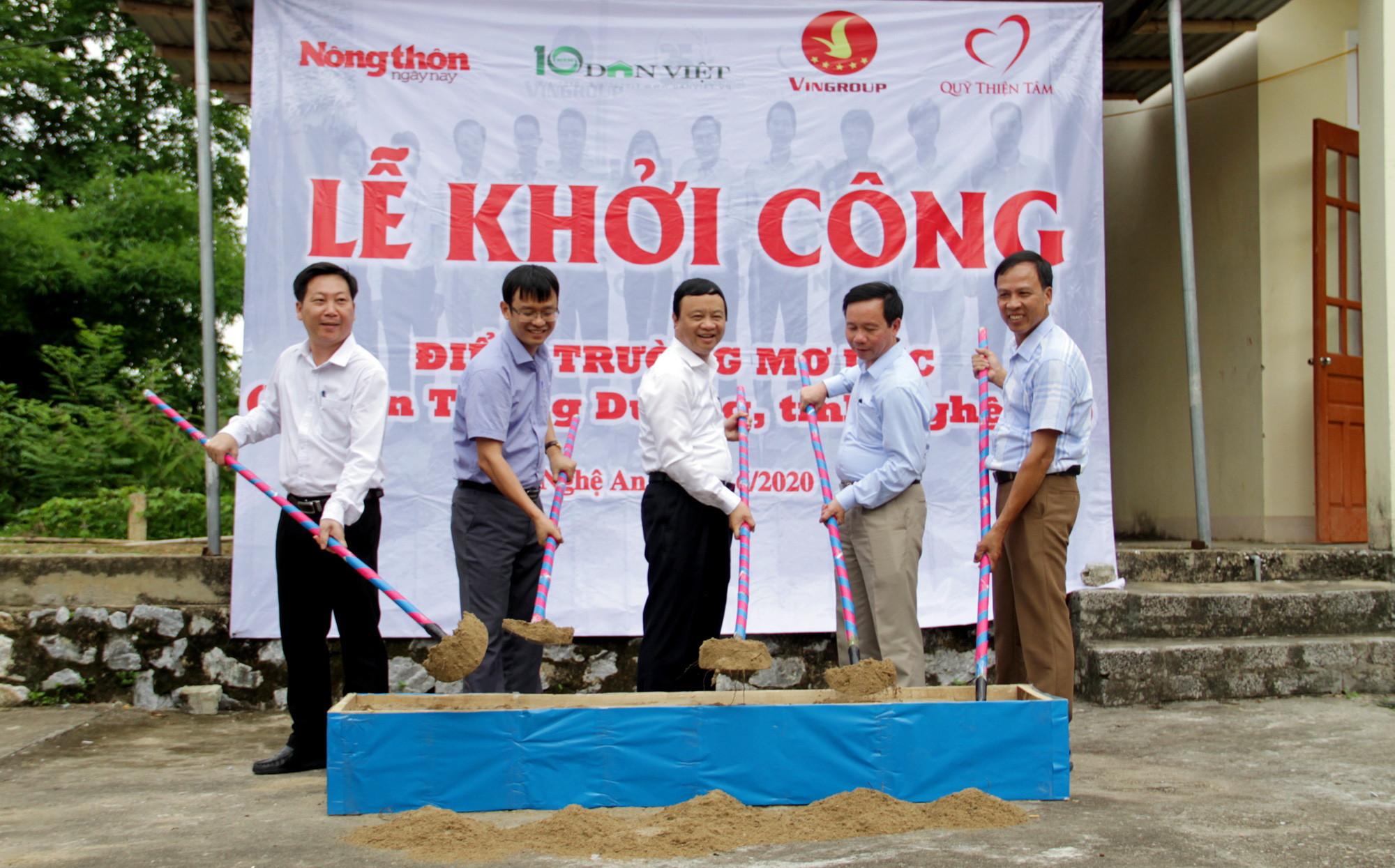 Báo NTNN/Báo Điện tử Dân Việt khởi công điểm trường mơ ước ở Nghệ An  - Ảnh 2.