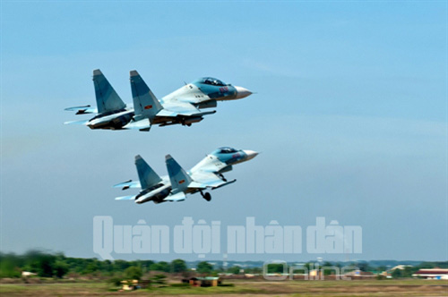 Biên đội SU30MK xuất kích