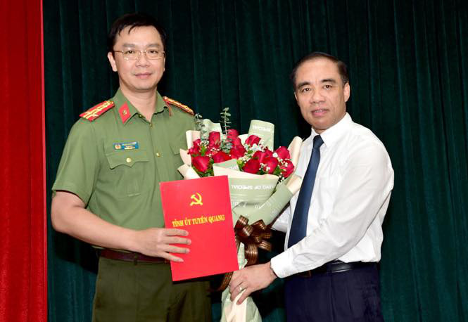 Ban Bí thư chuẩn y chức vụ Đảng với Giám đốc Công an Tuyên Quang - Ảnh 1.