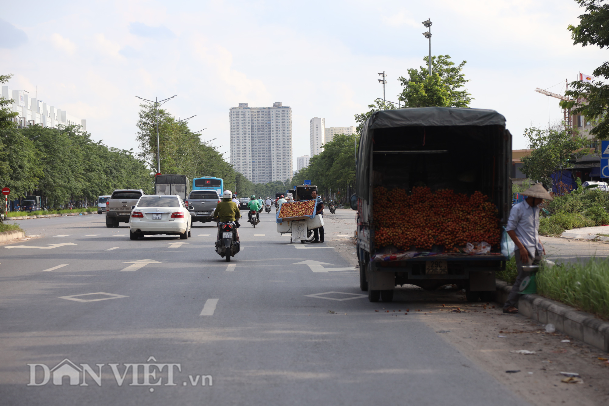 Nhếch nhác khó tin trên đại lộ mới 1.500 tỷ của Hà Nội - Ảnh 10.