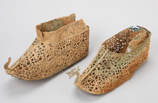 Hàn Quốc phát hiện đôi giày &quot;bền nhất thế gian&quot; có niên đại khoảng 1500 năm - Ảnh 1.