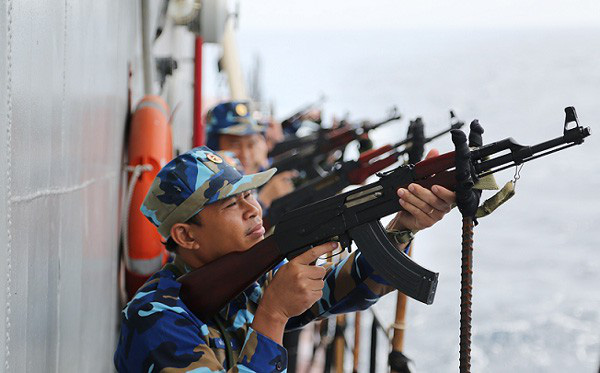 Tàu Hải quân Việt Nam chống cướp biển tấn công nhanh bằng vũ khí gì? - Ảnh 3.