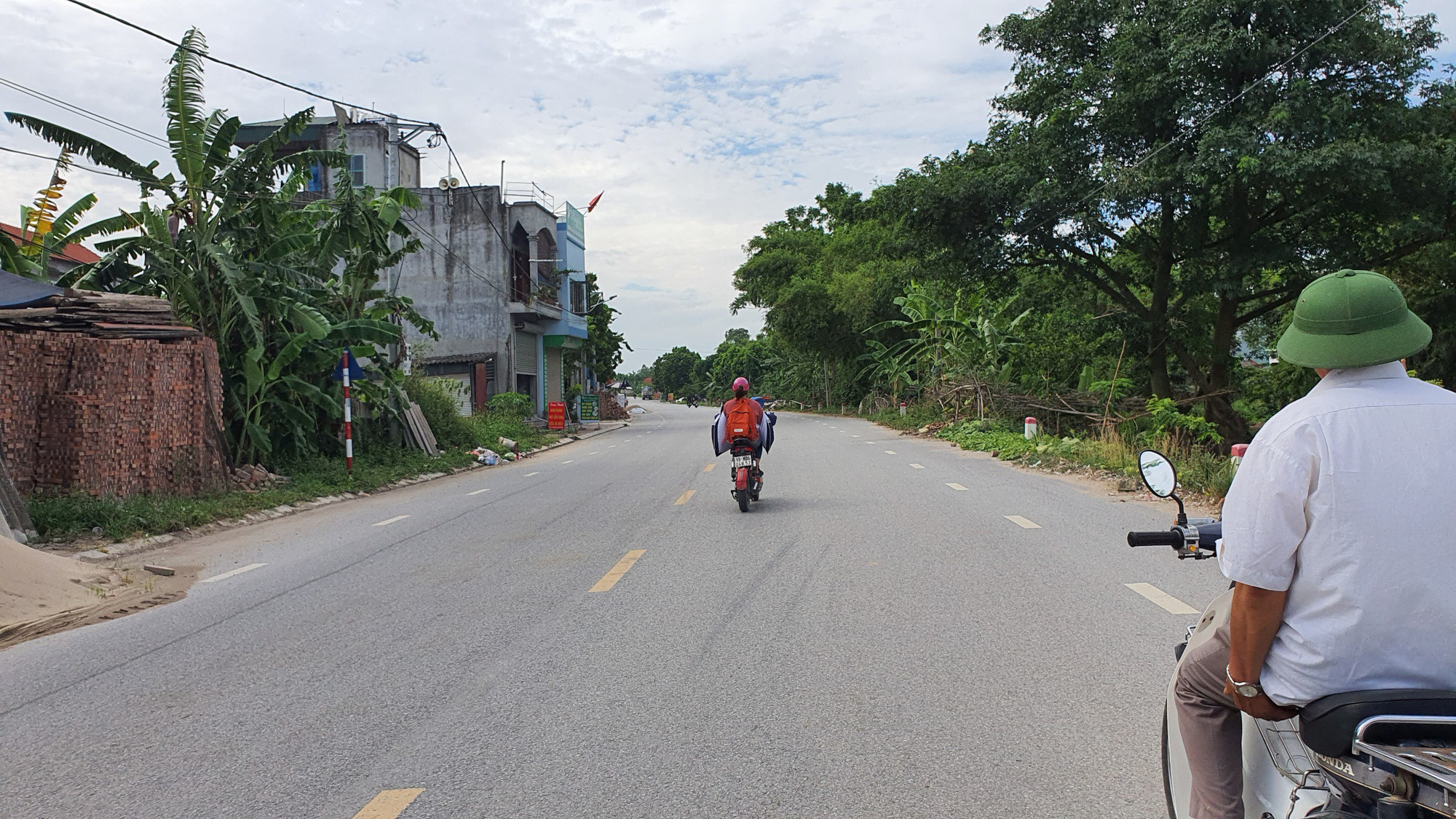 Sau 2 năm, làng Đông Cốc lại xôn xao phi vụ bán thêm 1 cây sưa tiền tỷ - Ảnh 2.