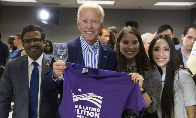 Biden lo giẫm 'vết xe đổ' của Hillary Clinton - Ảnh 2.