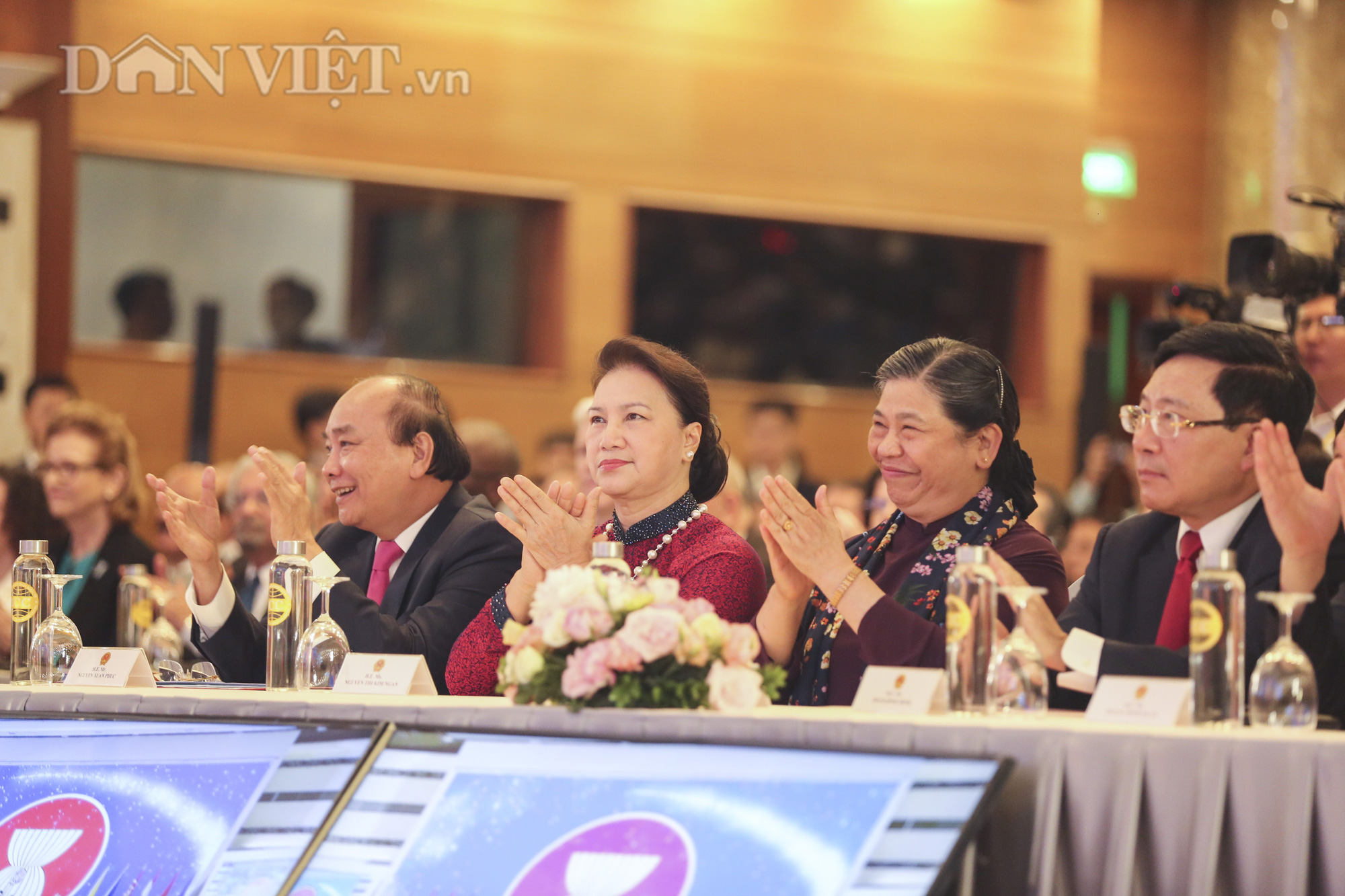 Thủ tướng Nguyễn Xuân Phúc tham dự khai mạc Hội nghị cấp cao ASEAN lần thứ 36 - Ảnh 5.