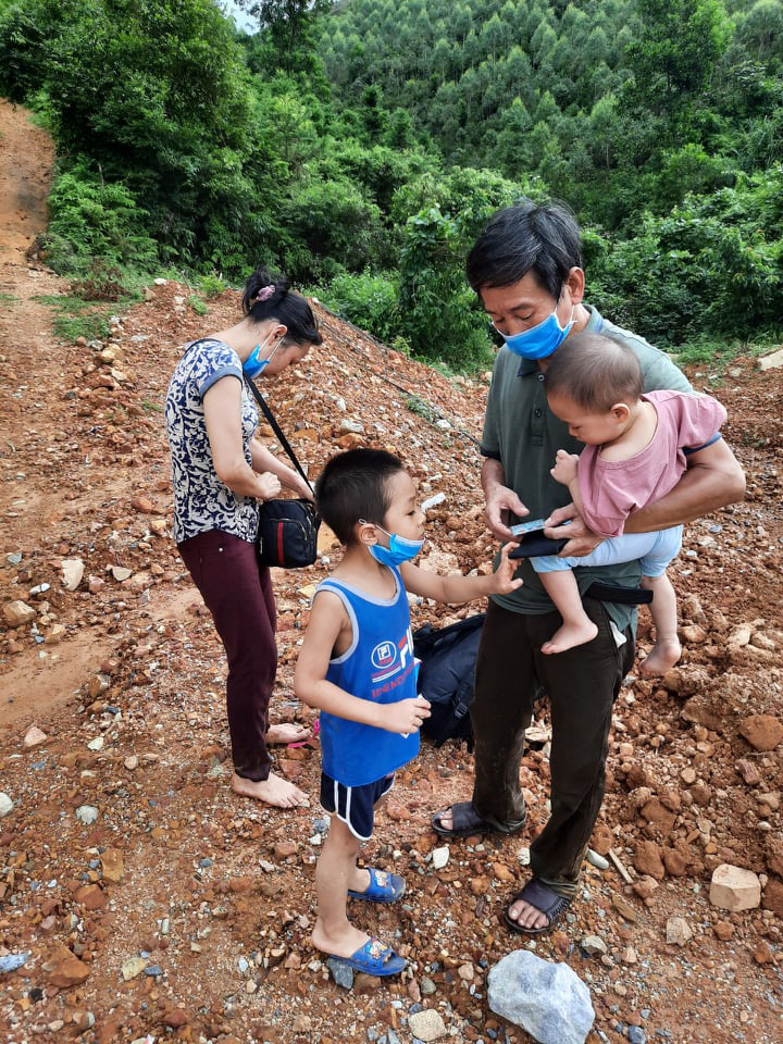 Quảng Ninh: Bắt giữ nhiều đối tượng bơi sông, nhập cảnh trái phép vào Việt Nam  - Ảnh 2.