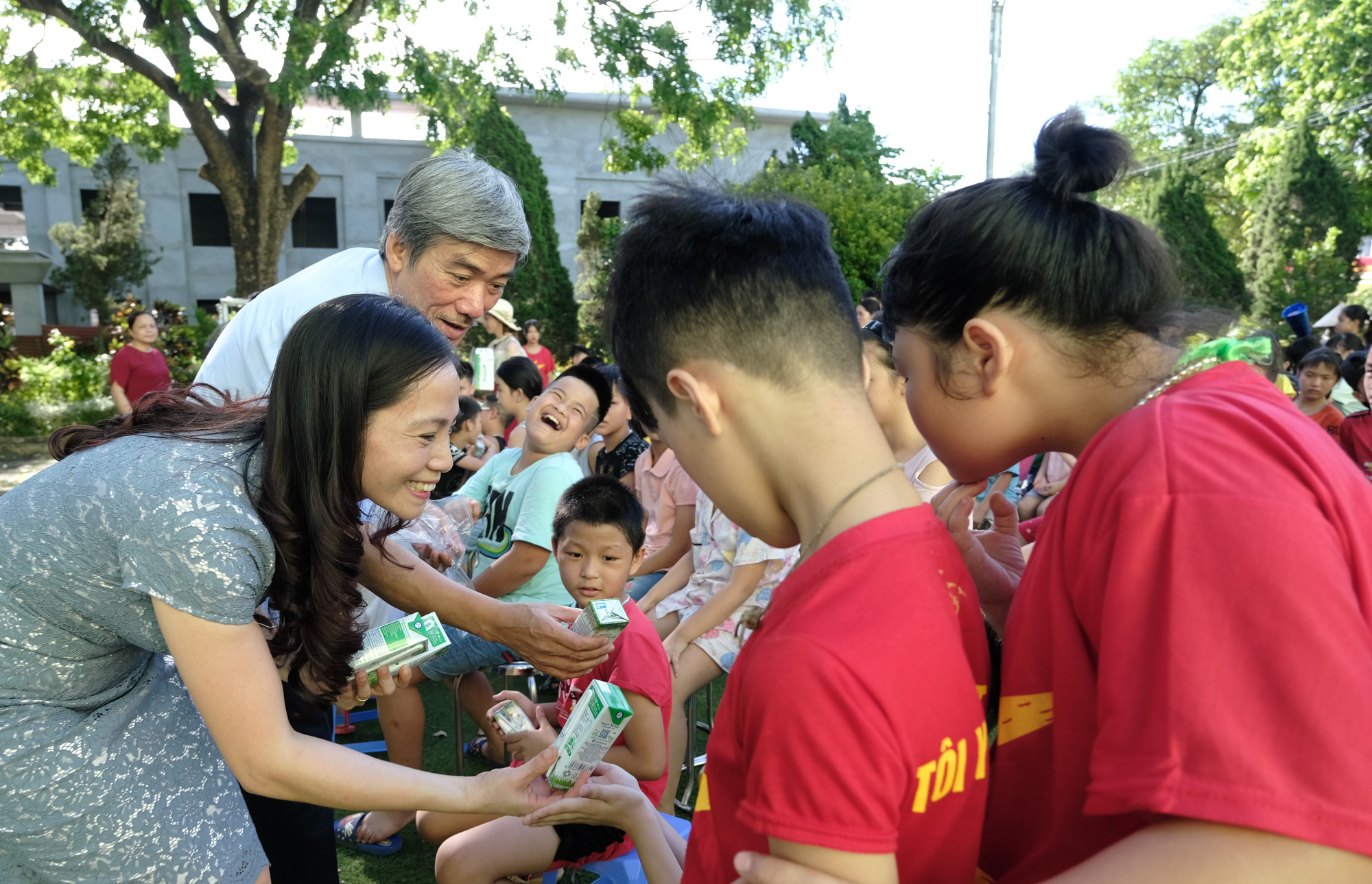 Hơn 1.300 trẻ em Hà Nội được chăm sóc dinh dưỡng từ  Quỹ sữa Vươn cao Việt Nam - Ảnh 5.