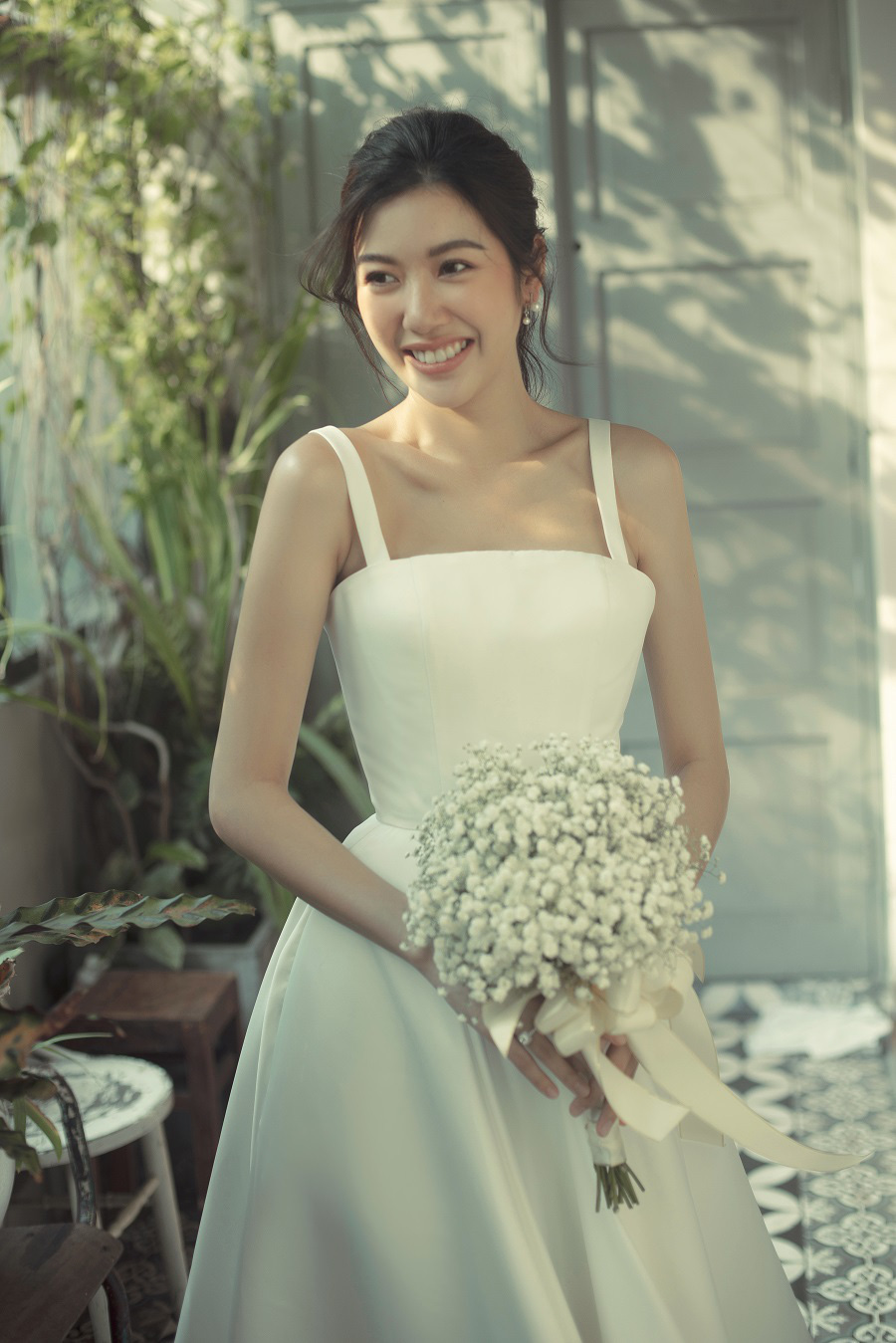 Á hậu Thúy Vân mặc váy cưới xinh đẹp như công chúa, dự định tổ chức tiệc cưới riêng tư trong 2 tháng tới - Ảnh 3.