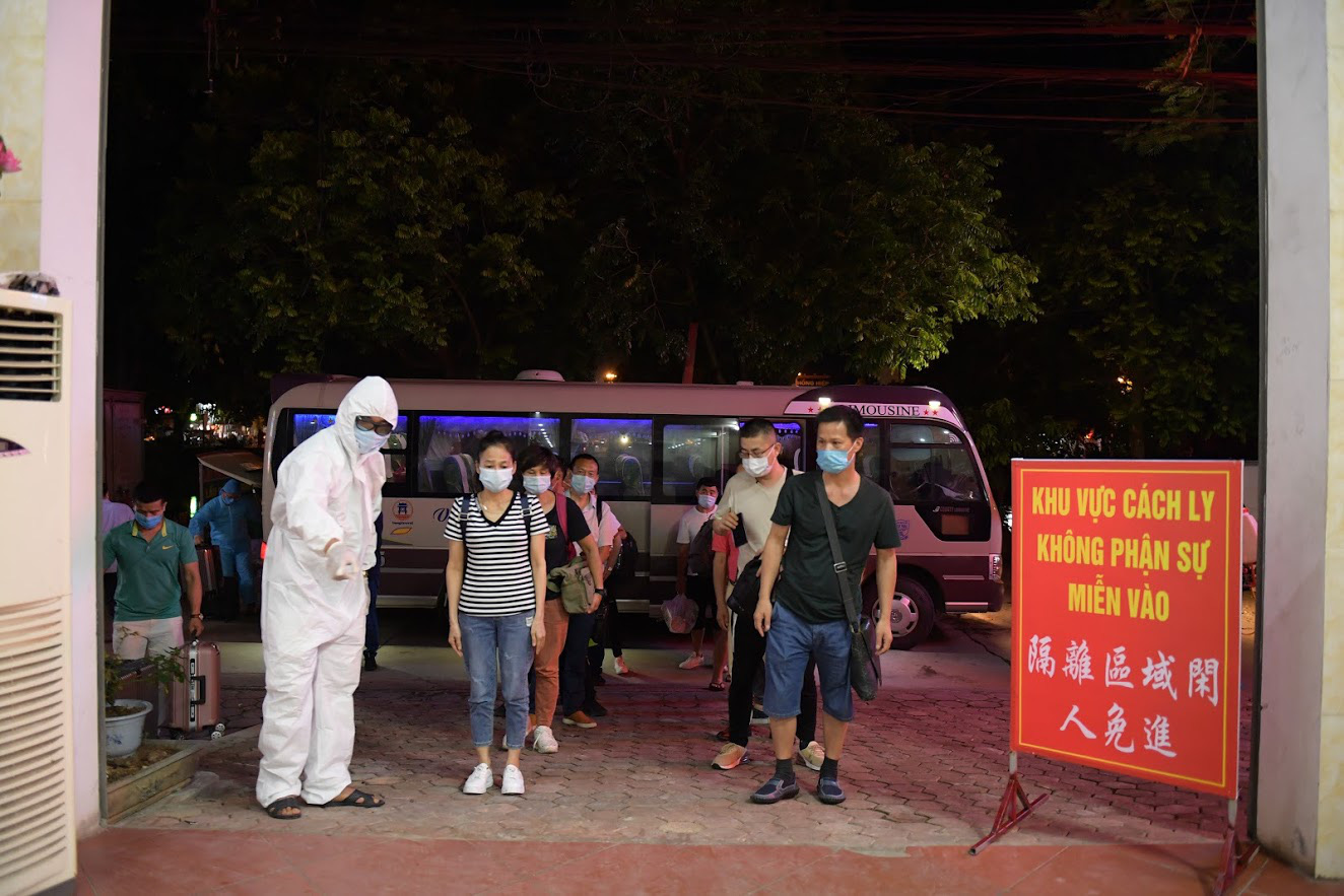 Bắc Giang: Bắt đầu đón thương lái Trung Quốc sang cách ly 14 ngày để thu mua vải - Ảnh 5.