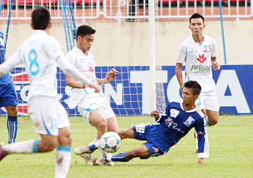 Thái Học gãy chân sau pha va chạm với