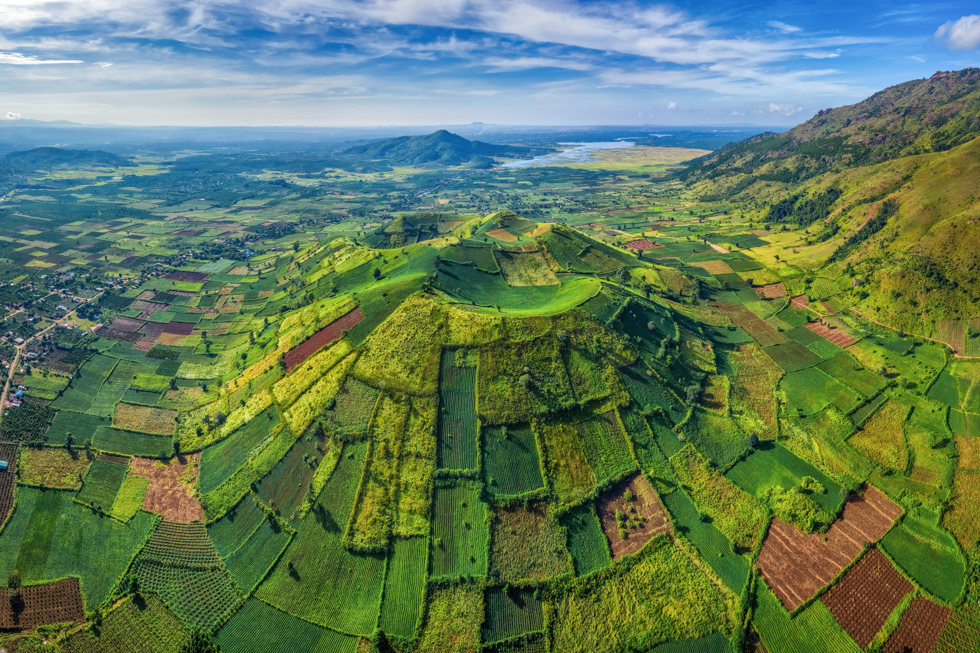 Vẻ Đẹp Hút Khách Và “Khó Cưỡng“ Của Núi Rừng Tây Nguyên | Dân Việt