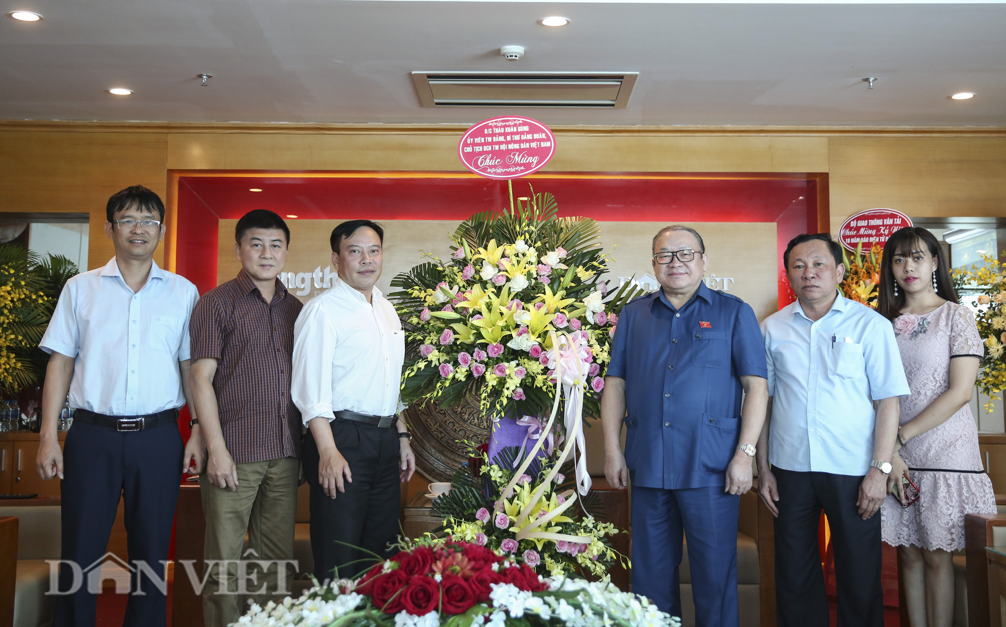 Chủ tịch TW Hội Nông dân Việt Nam tới chúc mùng 10 năm thành lập Dân Việt  - Ảnh 6.