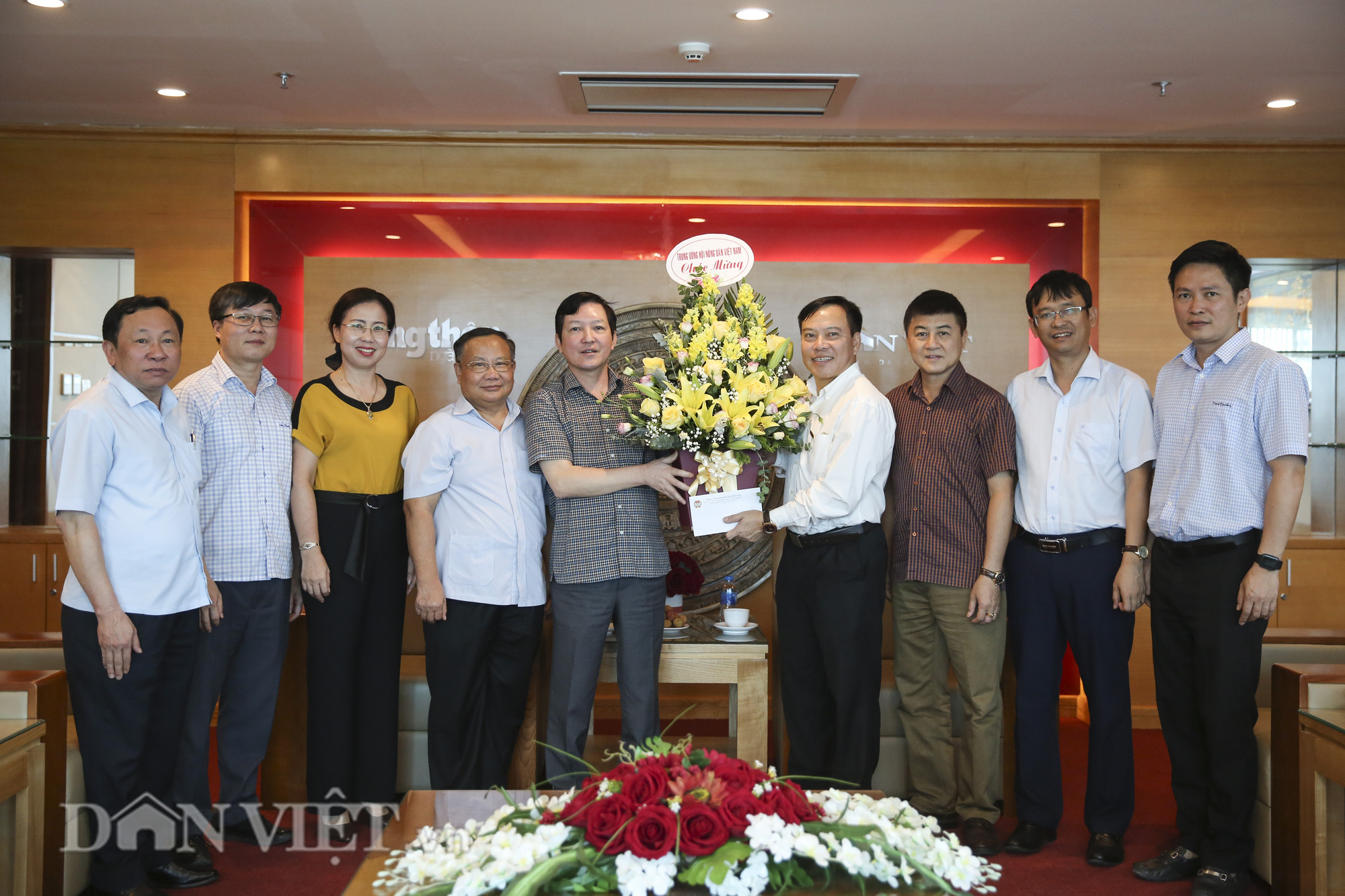 Chủ tịch TW Hội Nông dân Việt Nam tới chúc mùng 10 năm thành lập Dân Việt  - Ảnh 7.