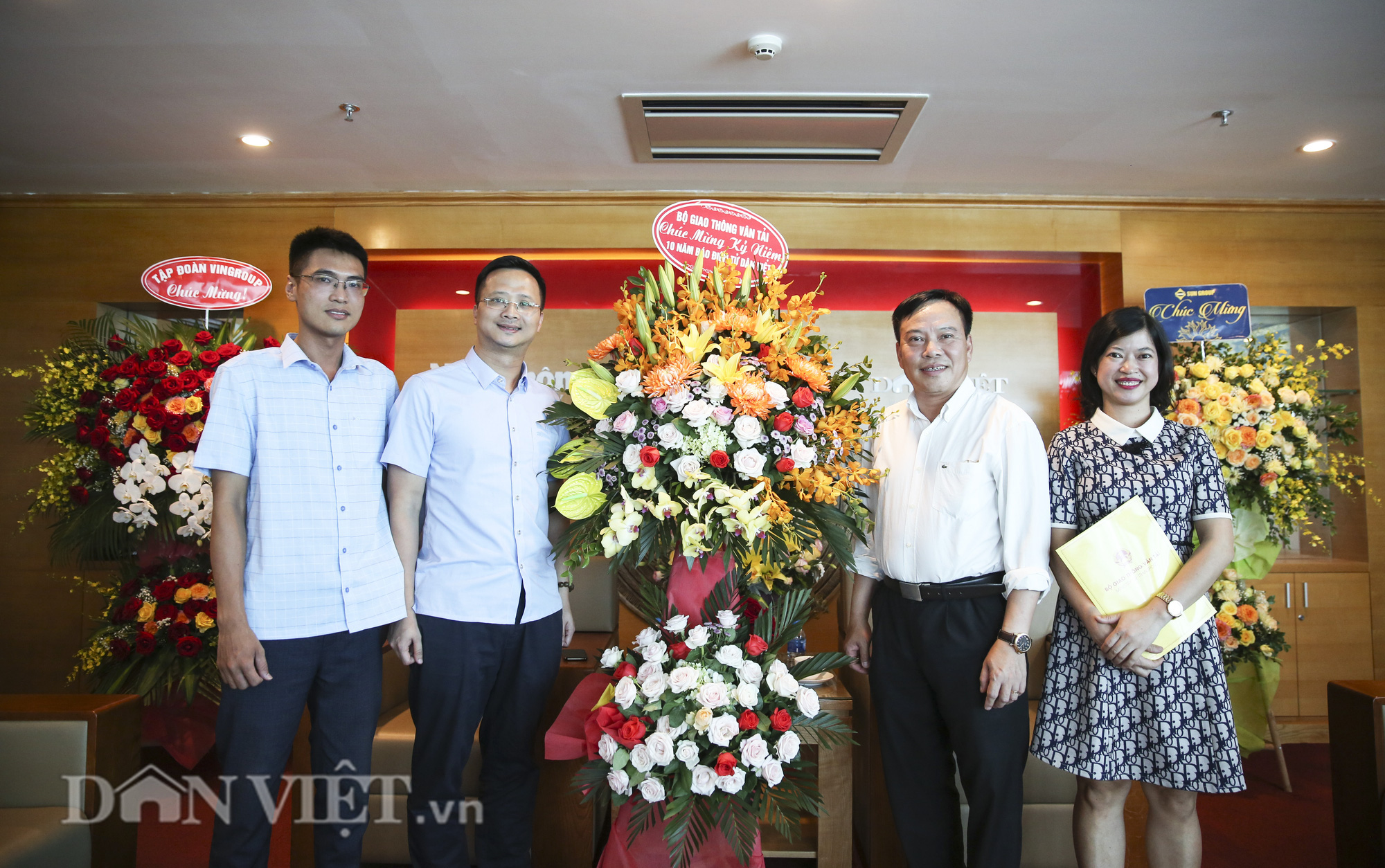 Chủ tịch TW Hội Nông dân Việt Nam tới chúc mùng 10 năm thành lập Dân Việt  - Ảnh 9.