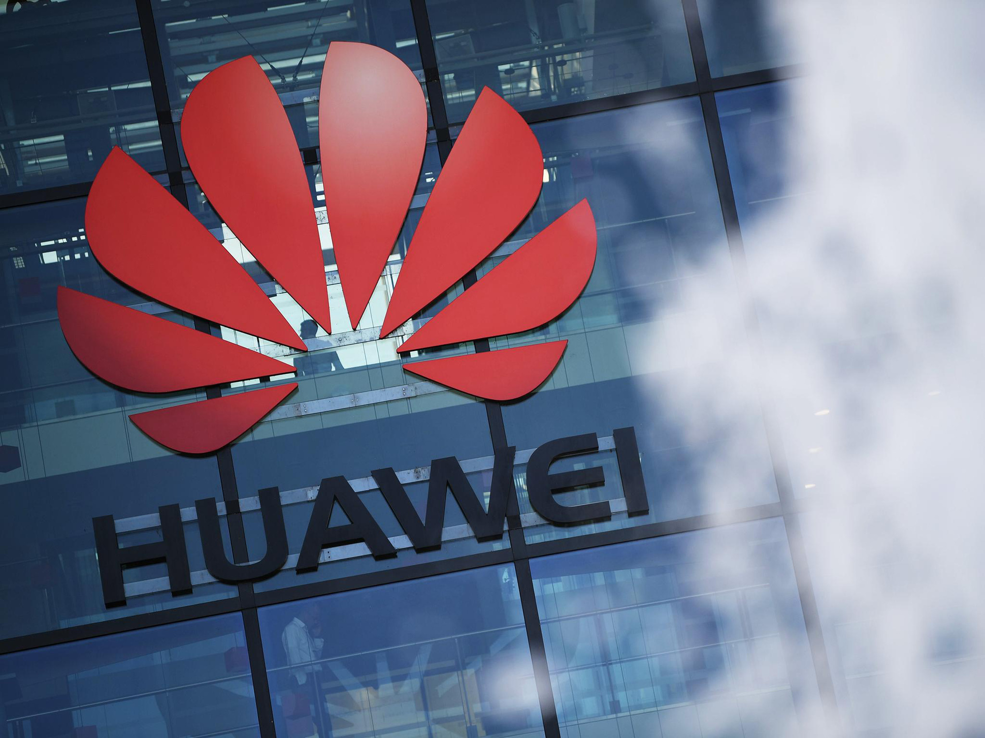 Nếu bị Anh &quot;tống cổ&quot; khỏi dự án 5G, Huawei sẽ khó sống ở Châu Âu - Ảnh 1.