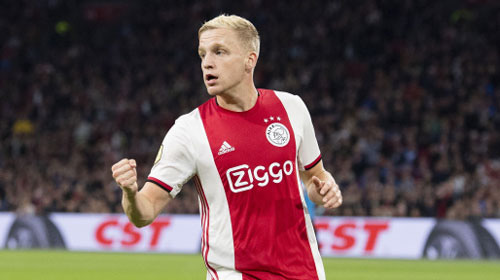 Ajax muốn bán Donny van de Beek.