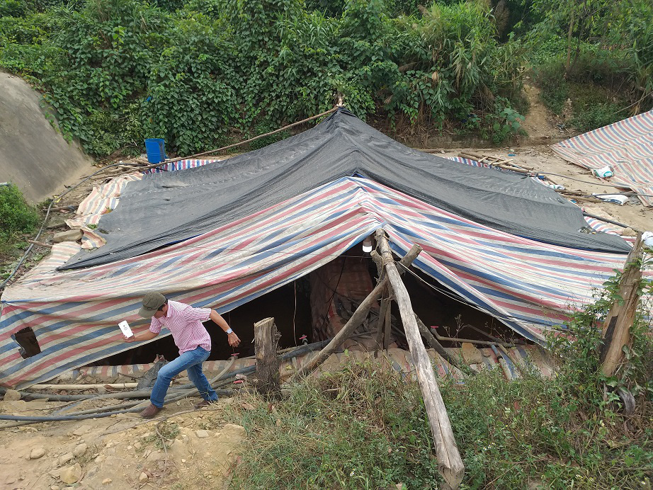 “Chống lệnh” UBND tỉnh, Công ty CP Tập đoàn khoáng sản công nghiệp 6666 vẫn lén lút khai thác vàng - Ảnh 8.