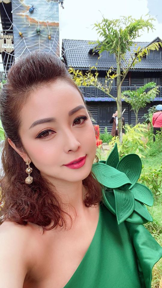Hoa hậu 4 con" dáng đẹp như thiếu nữ, triết lý về phụ nữ hạnh phúc gây  "sốt" mạng