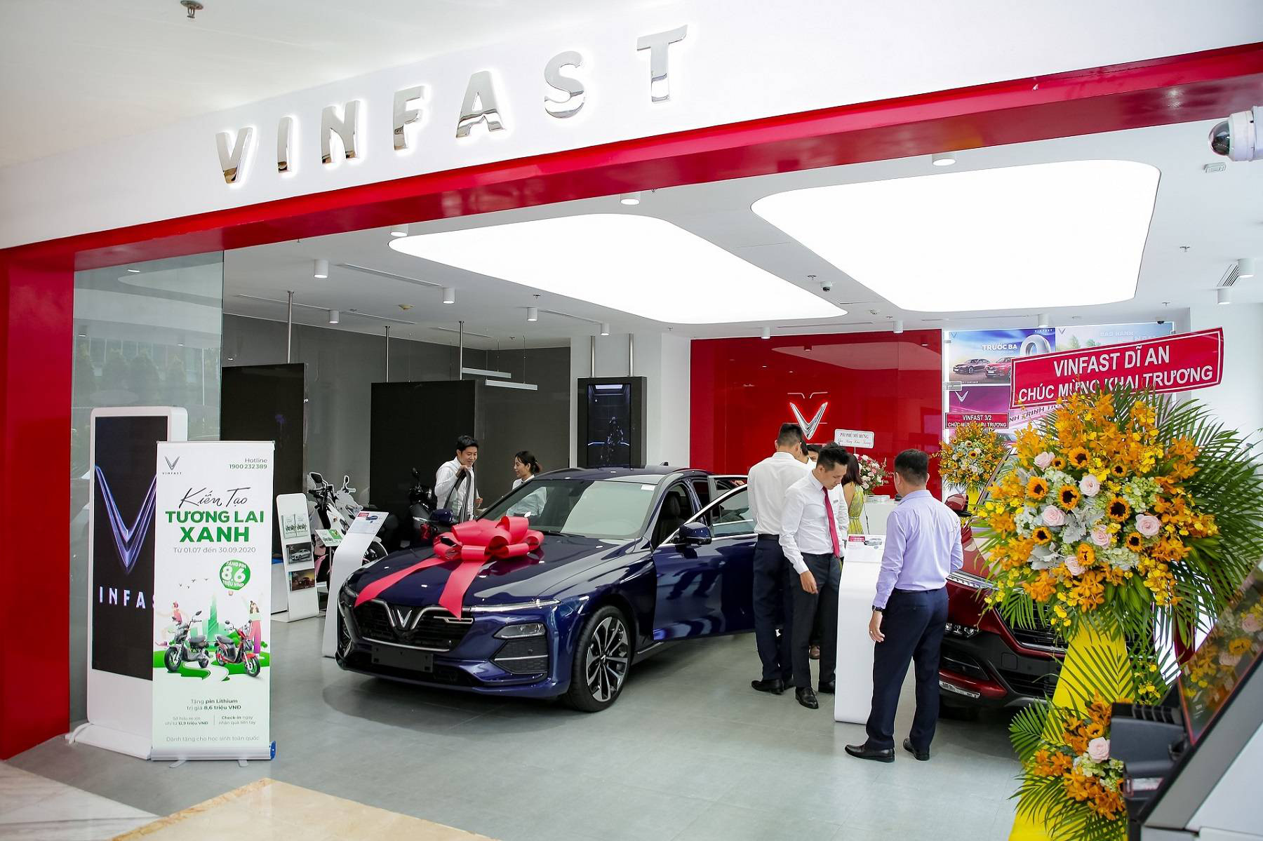 VinFast đồng loạt khai trương 27 showroom mới trên toàn quốc - Ảnh 3.