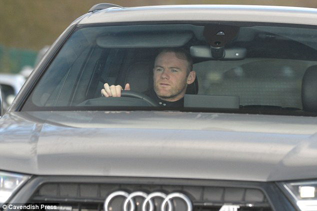 Những &quot;ma men&quot; làng túc cầu: Wayne Rooney ngồi tù, bị vợ dọa bỏ vì... rượu - Ảnh 2.