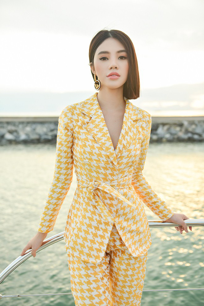 Hoa hậu Jolie Nguyễn giàu có, sành điệu cỡ nào mà mua đồ không cần nhìn giá tiền? - Ảnh 3.