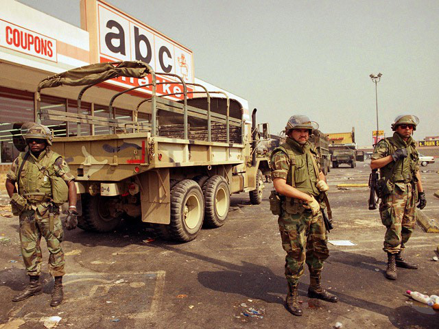 Cuộc bạo loạn đẫm máu làm “rung chuyển” nước Mỹ 28 năm trước - Ảnh 10.
