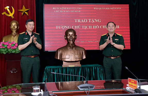 Thiếu tướng Bùi Hải Sơn được giao quyền Trưởng Ban Quản lý Lăng Chủ tịch Hồ Chí Minh - Ảnh 1.