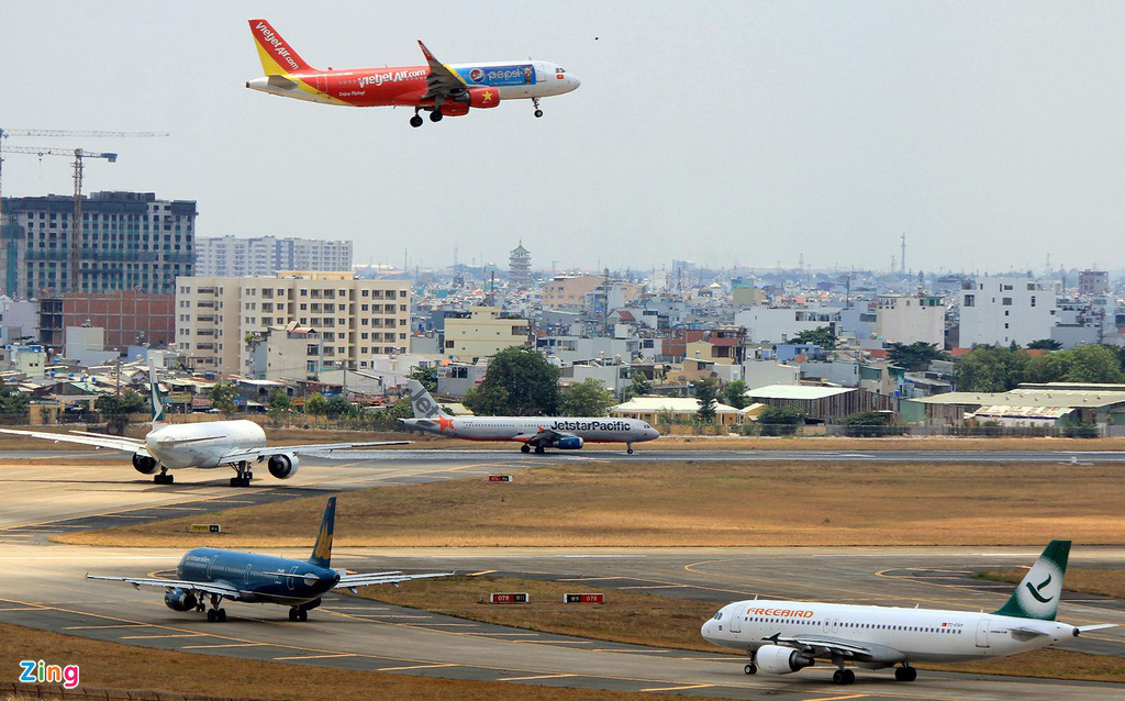 Thủ tướng đồng ý khôi phục vận chuyển hàng không Việt Nam - Ảnh 1.