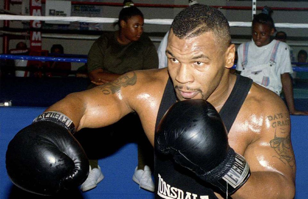 Ở tuổi 18, Mike Tyson đã thể hiện &quot;sự khát máu&quot; đáng sợ khi hạ gục đối thủ - Ảnh 2.