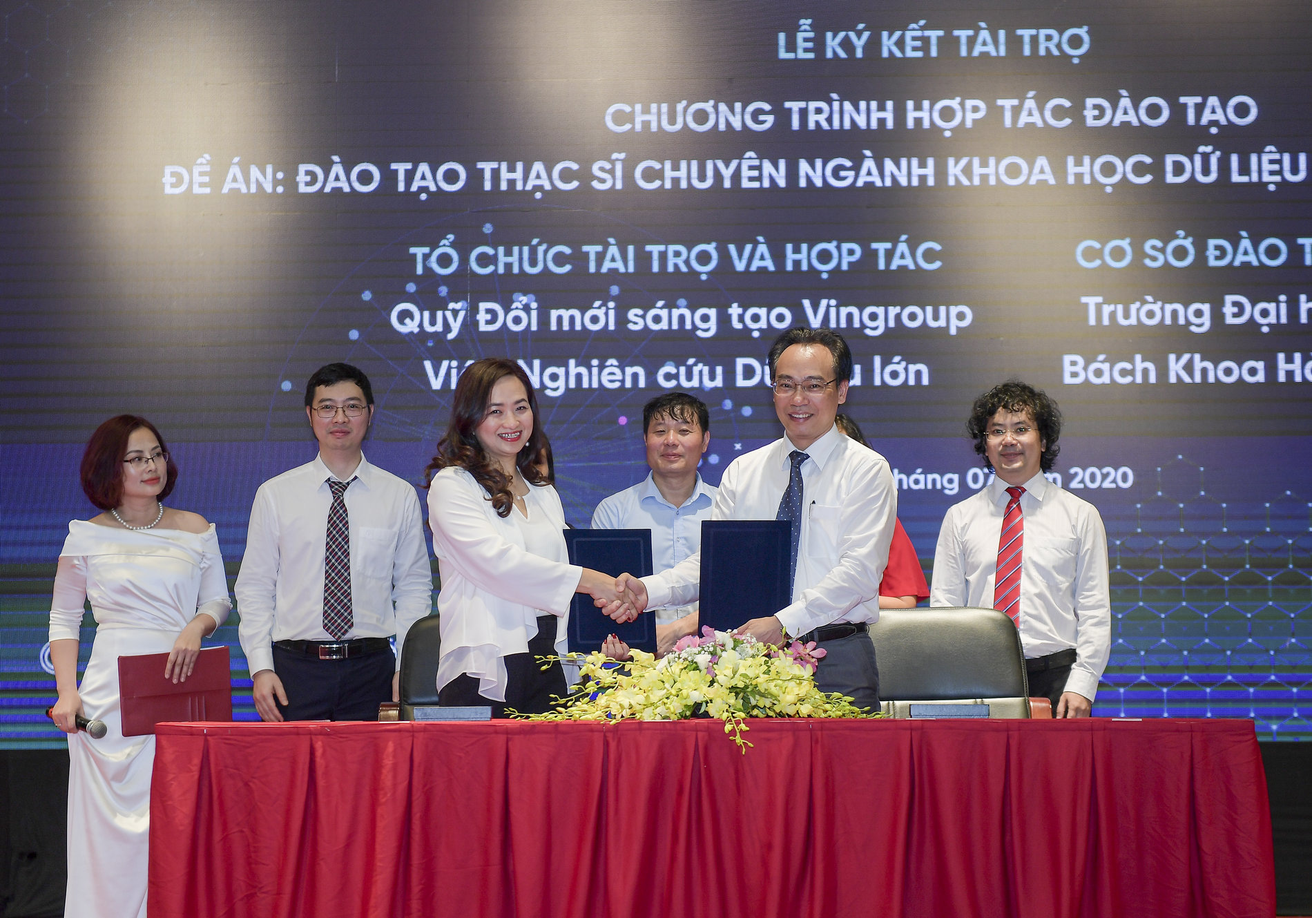 Vingroup hợp tác với 5 trường đại học, viện nghiên cứu đào tạo thạc sĩ khoa học dữ liệu - Ảnh 2.