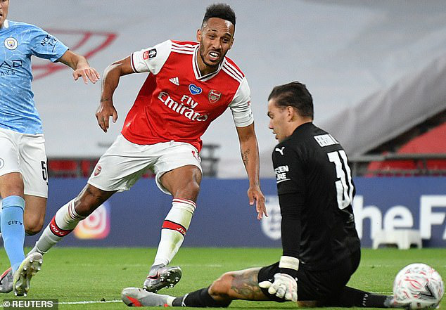 Arsenal hạ gục Man City, HLV Arteta nói ngay 1 điều về Aubameyang - Ảnh 1.
