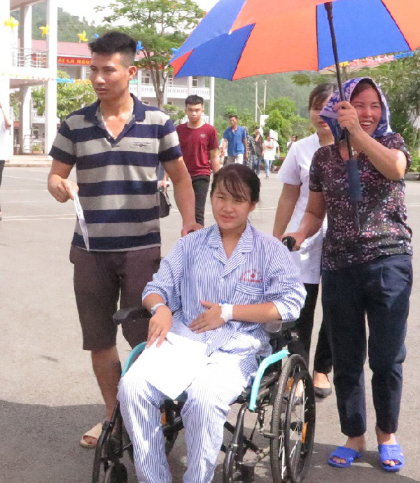 Phú Thọ: Mổ ruột thừa, tai nạn gãy chân tay vẫn tham dự kỳ thi lớp 10, THPT - Ảnh 1.