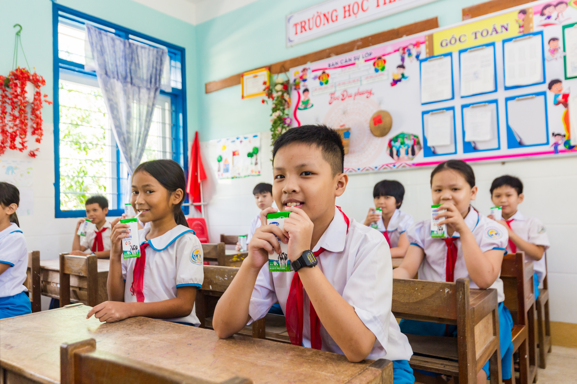 Sữa học đường đồng hành cùng trẻ em miền núi tỉnh Quảng Ngãi - Ảnh 3.