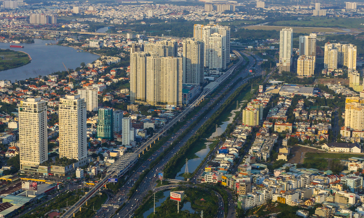 Giá bán căn hộ tiếp đà leo thang - Ảnh 1.